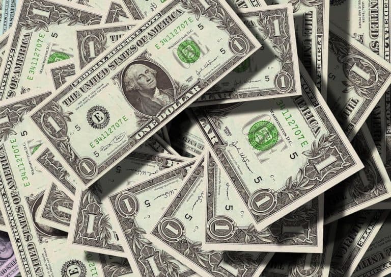 Dollar Store NNN Investments in 2026: What Investors Must Know Before They Buy